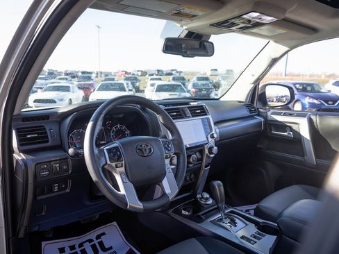 Used 2023 Toyota 4Runner SR5 Premium image 2