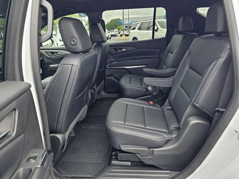 New 2026 Chevrolet Traverse LT w/ Driver Confidence Package FWD image 32