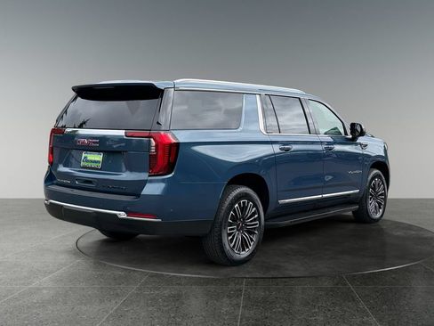 Used 2025 GMC Yukon XL Elevation AWD/4WD image 9