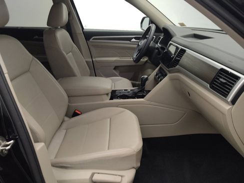 Used 2022 Volkswagen Atlas SE w/ Black Wheel Package FWD image 21