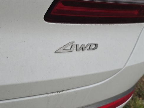 Used 2025 Genesis GV80 2.5T Standard image 8