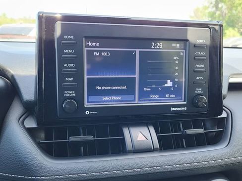 Used 2022 Toyota RAV4 LE AWD/4WD image 16