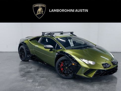 Used 2024 Lamborghini Huracan Sterrato image 1