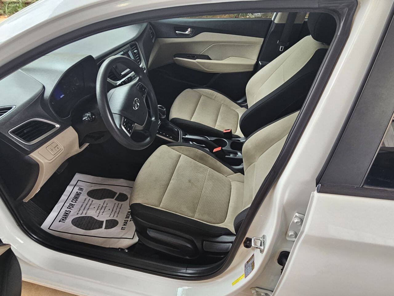 Used 2019 Hyundai Accent SE FWD image 9