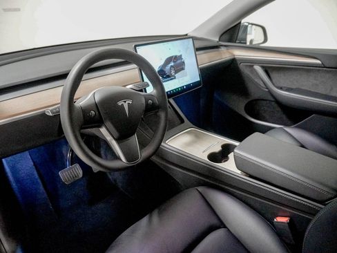 Used 2023 Tesla Model Y Long Range image 20