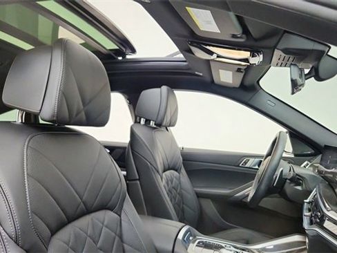 Used 2025 BMW X6 M60i image 22