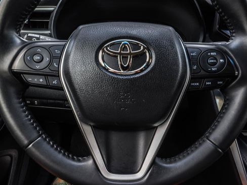 Used 2021 Toyota Venza LE AWD/4WD image 15