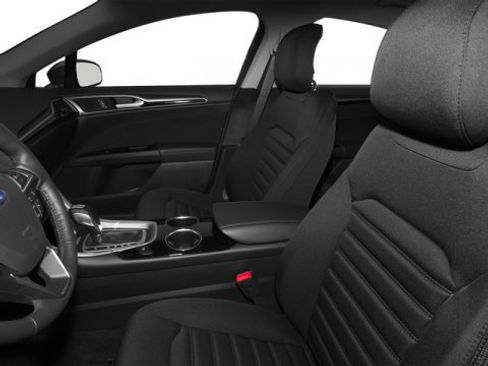 Used 2016 Ford Fusion SE w/ Equipment Group 202A image 11