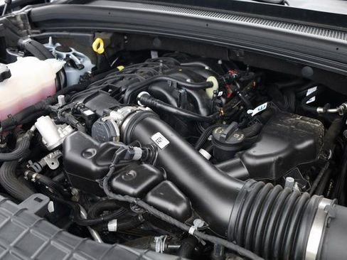 Used 2025 Jeep Grand Cherokee L Laredo w/ Luxury Tech Group I image 9