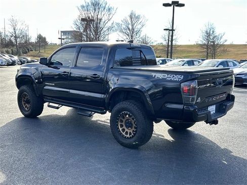 Used 2019 Toyota Tacoma TRD Sport image 6