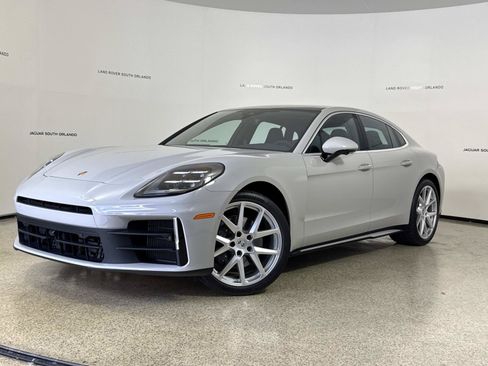 Used 2025 Porsche Panamera RWD image 1