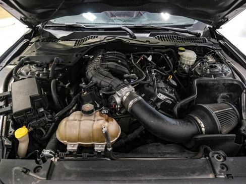 Used 2017 Ford Mustang Coupe RWD image 41