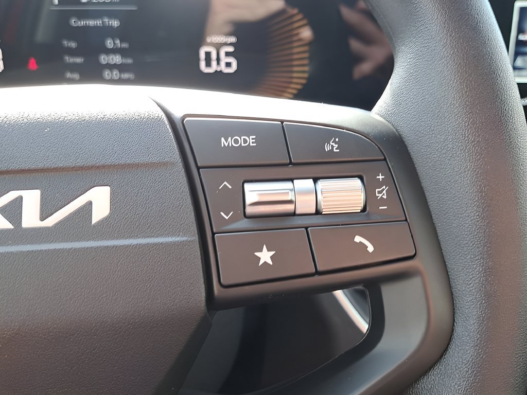 Used 2025 Kia K4 FWD image 28