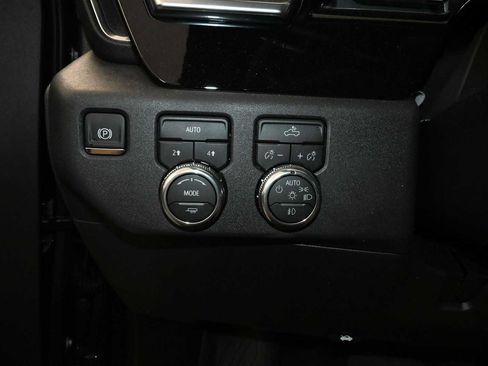 Used 2026 GMC Sierra 1500 Elevation w/ Elevation Select Package AWD/4WD image 12