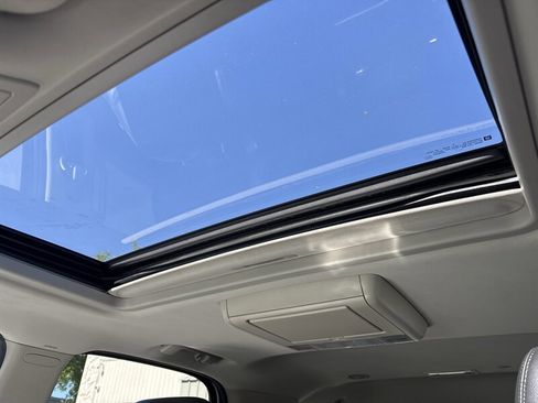 Used 2011 Chevrolet Tahoe LTZ RWD image 46