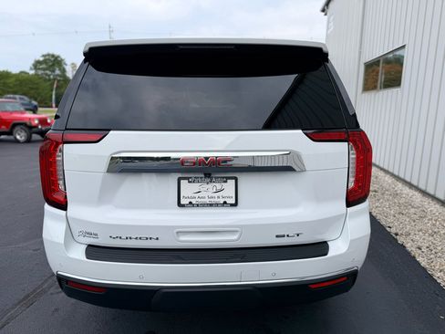 Used 2023 GMC Yukon XL SLT image 6