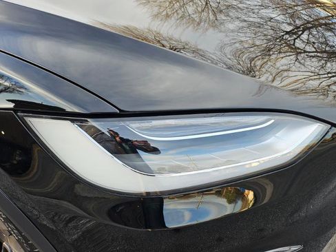 Used 2022 Tesla Model X image 15