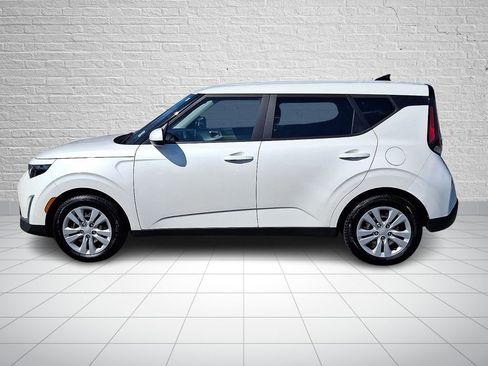 Used 2023 Kia Soul LX image 7