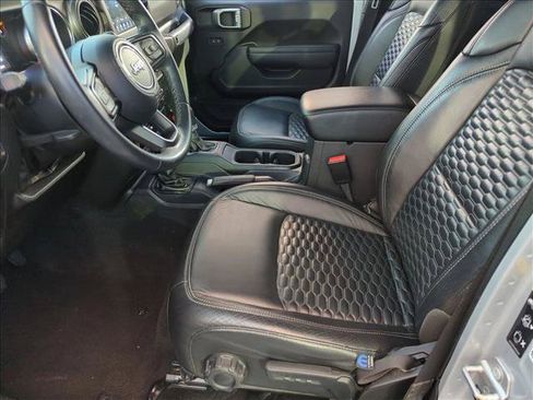 Used 2022 Jeep Gladiator Sport AWD/4WD image 15