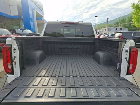 Used 2019 GMC Sierra 1500 Denali w/ Driver Alert Package II AWD/4WD image 28