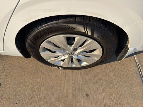 Used 2024 Nissan Sentra S FWD image 9