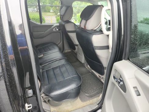 Used 2016 Nissan Frontier SV w/ SV Value Truck Package RWD image 11