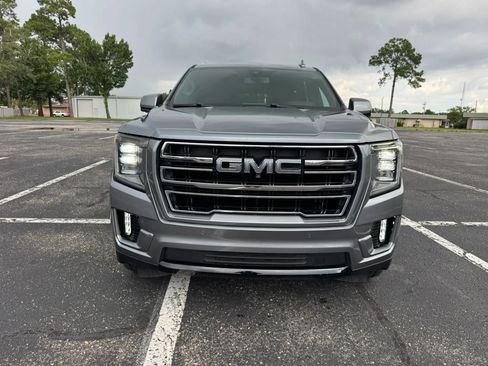 Used 2022 GMC Yukon SLT w/ SLT Premium Package AWD/4WD image 3