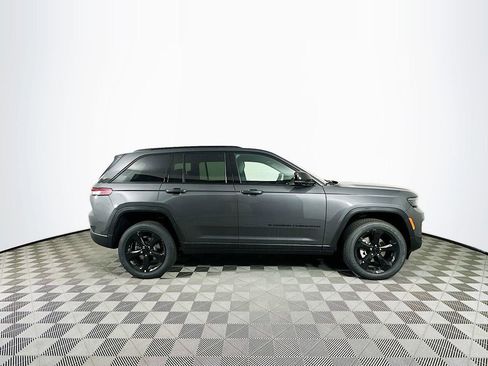 New 2025 Jeep Grand Cherokee Altitude image 11
