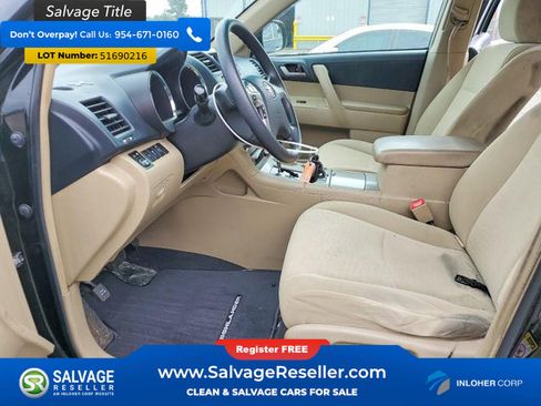 Used 2013 Toyota Highlander Plus FWD image 9