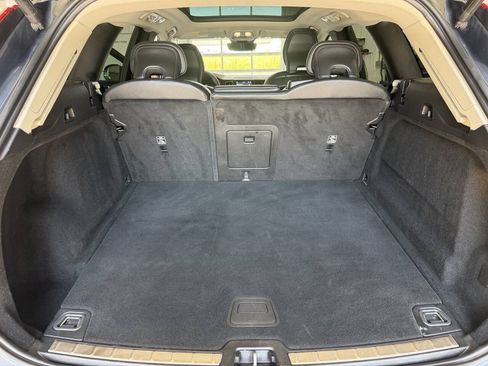 Used 2023 Volvo XC60 B5 Plus FWD image 12