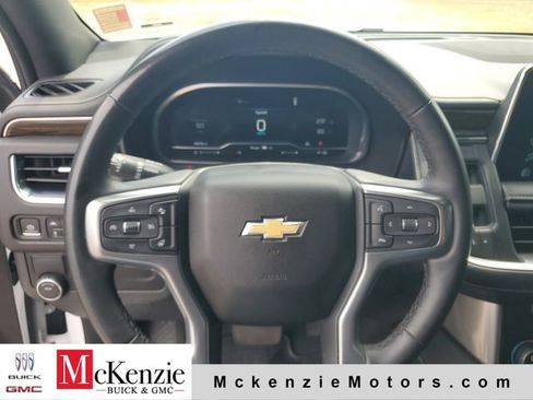 Used 2023 Chevrolet Suburban Premier image 10