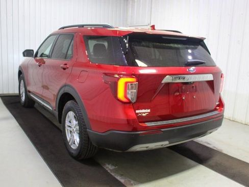 Certified 2020 Ford Explorer XLT w/ Equipment Group 202A image 4