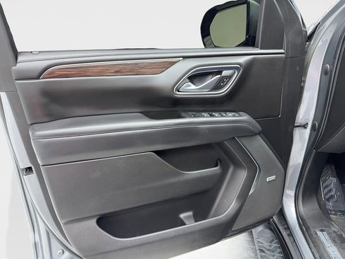 Used 2021 Chevrolet Tahoe Z71 w/ Rear Media and Nav Package image 39