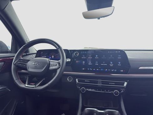 Used 2025 Chevrolet Traverse RS image 14