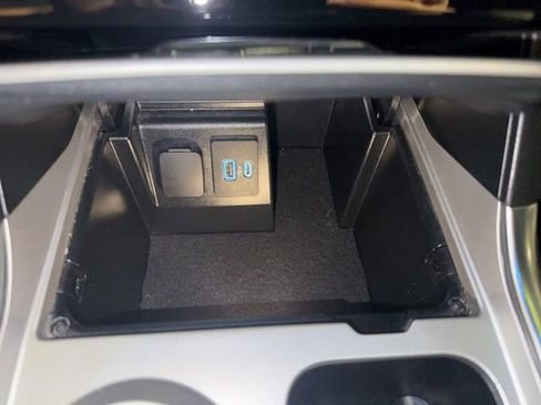 Used 2023 Ford Explorer Limited image 36