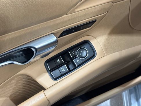 Used 2015 Porsche Boxster RWD image 21