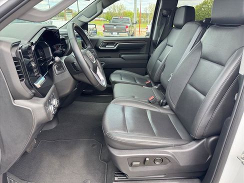 Used 2025 GMC Sierra 1500 SLT AWD/4WD image 8