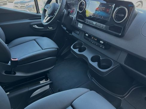 New 2024 Mercedes-Benz Sprinter 4500 image 16