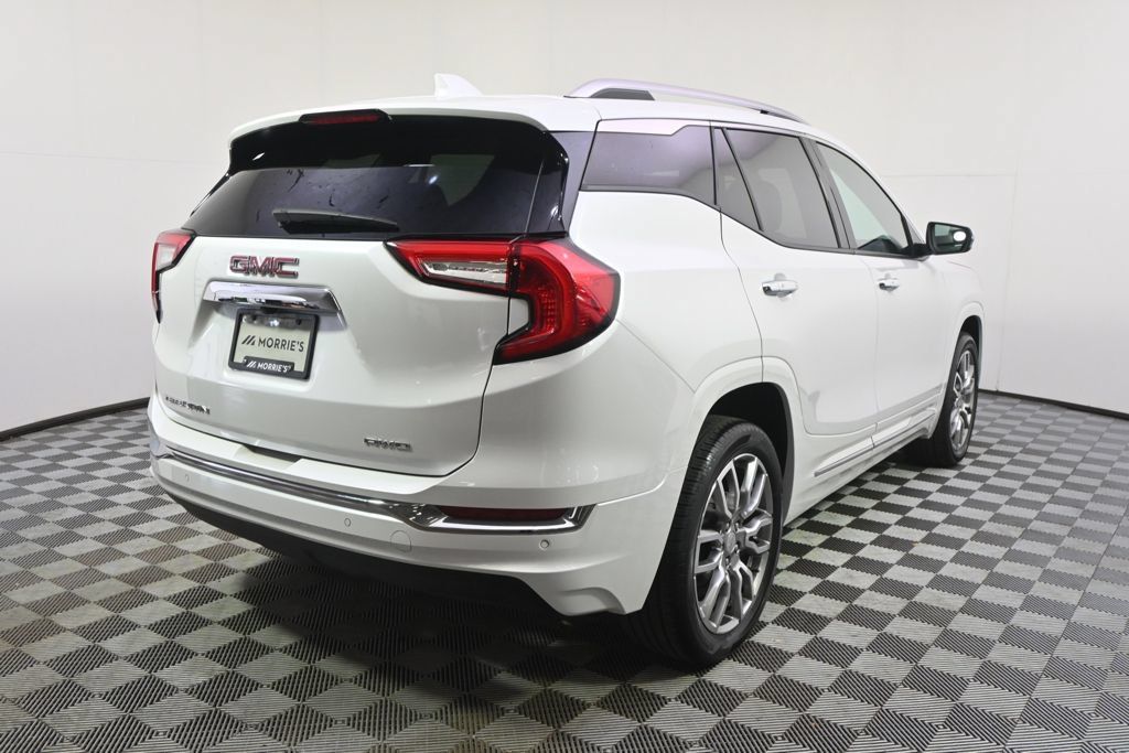 Used 2023 GMC Terrain Denali w/ Denali Premium Package AWD/4WD image 6