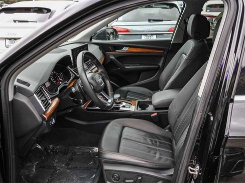 Used 2023 Audi Q5 2.0T Premium w/ Convenience Package image 16