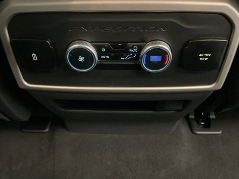 Used 2024 Ford Expedition XLT image 33