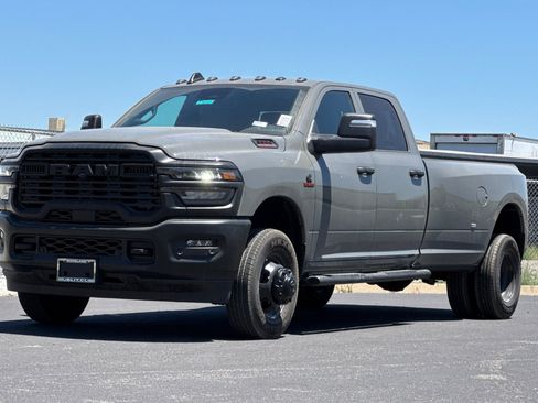 New 2026 RAM 3500 Tradesman AWD/4WD image 7