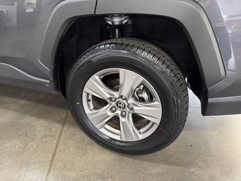 Used 2025 Toyota RAV4 XLE FWD image 26