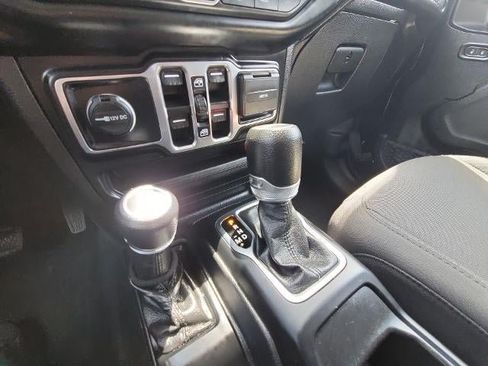 Used 2022 Jeep Wrangler Unlimited Sport AWD/4WD image 15
