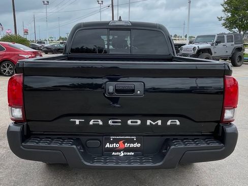 Used 2022 Toyota Tacoma SR5 RWD image 10