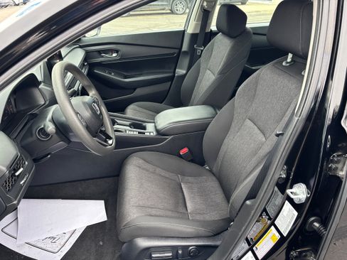 Used 2023 Honda Accord EX image 9