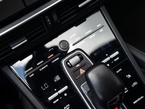Certified 2021 Porsche Cayenne E-Hybrid AWD/4WD image 26