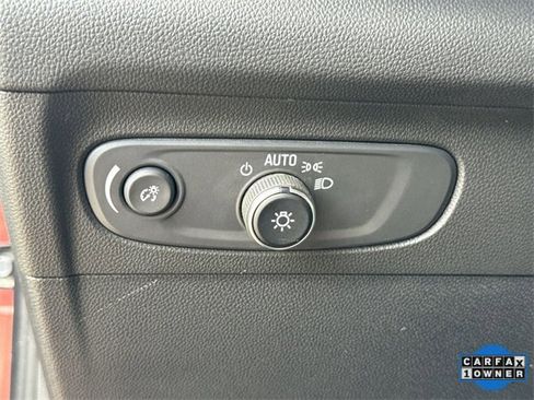Used 2023 Buick Envision Essence image 38