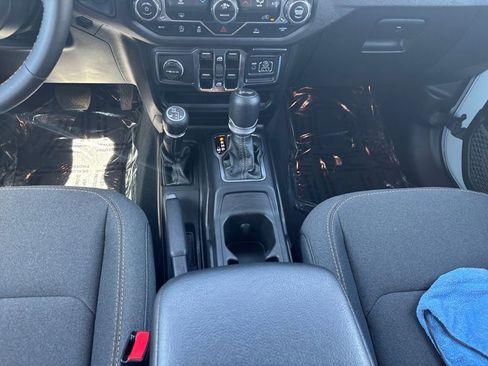 Used 2024 Jeep Wrangler Unlimited Sport AWD/4WD image 32