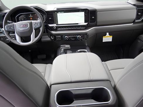 New 2026 GMC Sierra 1500 SLT image 28